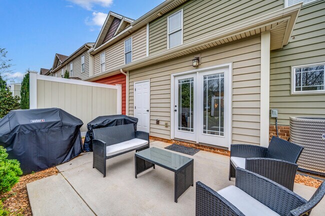 Building Photo - 1066 Commonwealth Cir