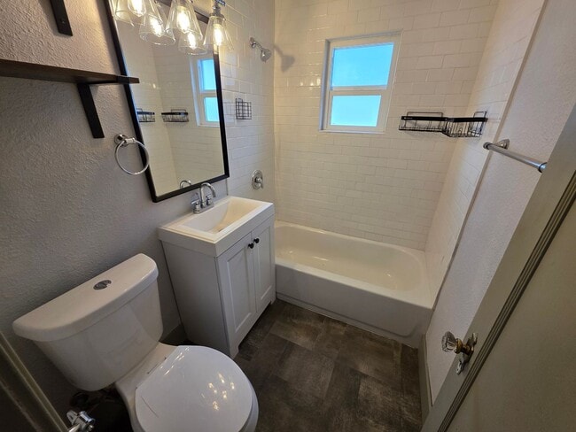 Building Photo - Beautiful Home in Spokane