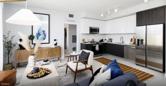 Building Photo - Studio, 1 bath Condo - 299 Bryan Rd BRAND ...