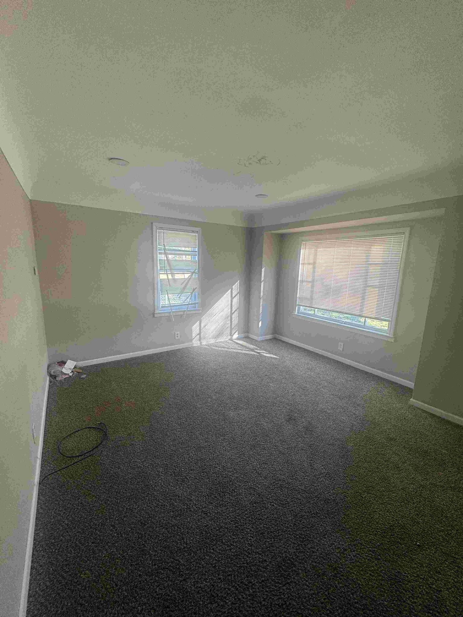 Building Photo - 1002 W Pierson Rd