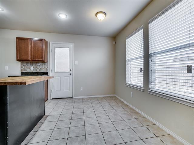 Building Photo - 76 Daisy Dr