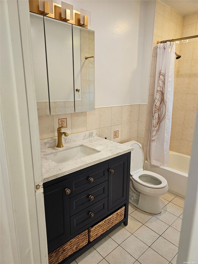 Building Photo - 29-39-39 Curtis St