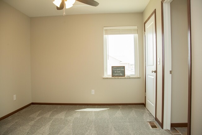 Building Photo - 6355 Pawnee Ln