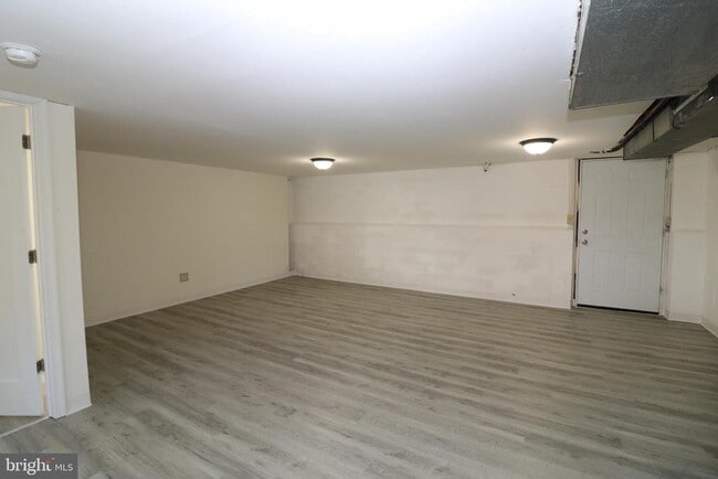 Building Photo - 14 Starboard Ct