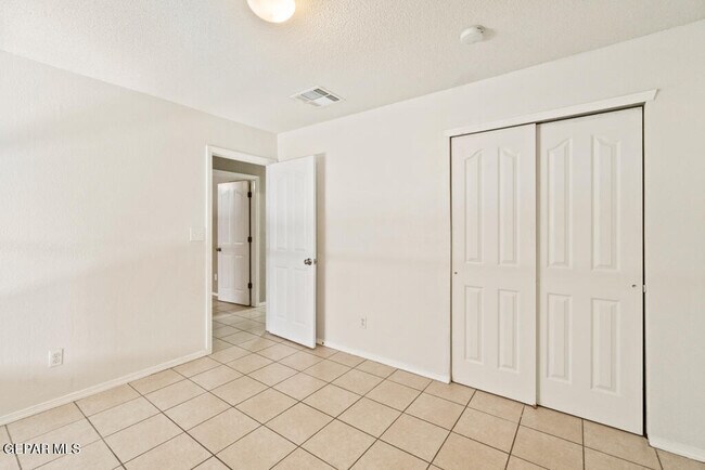 Building Photo - 14056 Tierra Venado Dr