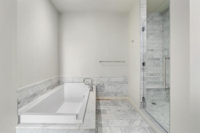 Building Photo - 210 Lavaca St