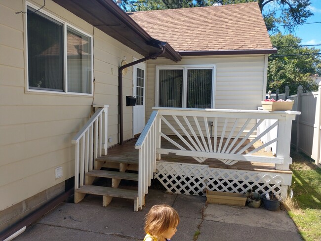 Building Photo - Three Bedroom Single Family Home