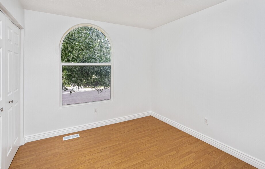 Building Photo - 763 W Windflower Ln