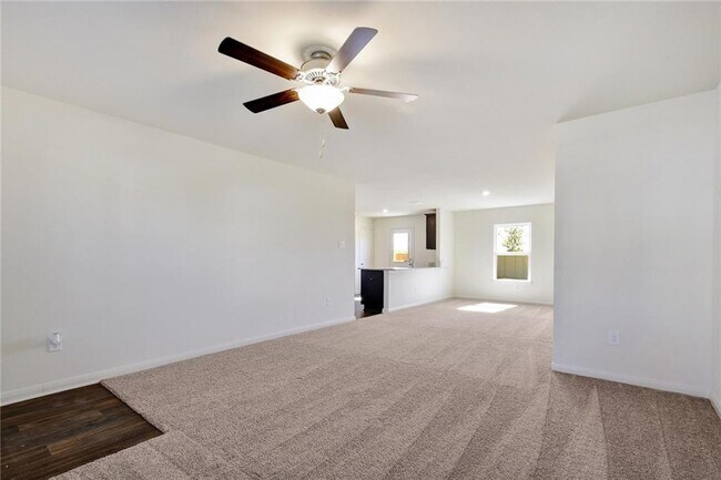 Building Photo - 525 Riverdale Cove