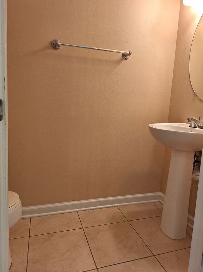 Building Photo - 8106 Summer Cove Ct