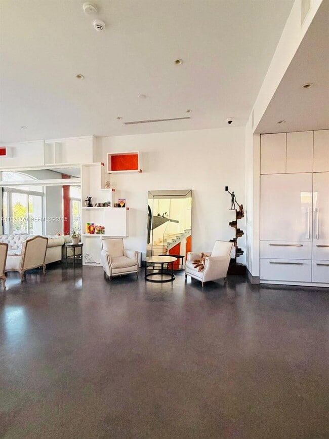 Building Photo - 21025 NE 38th Ave