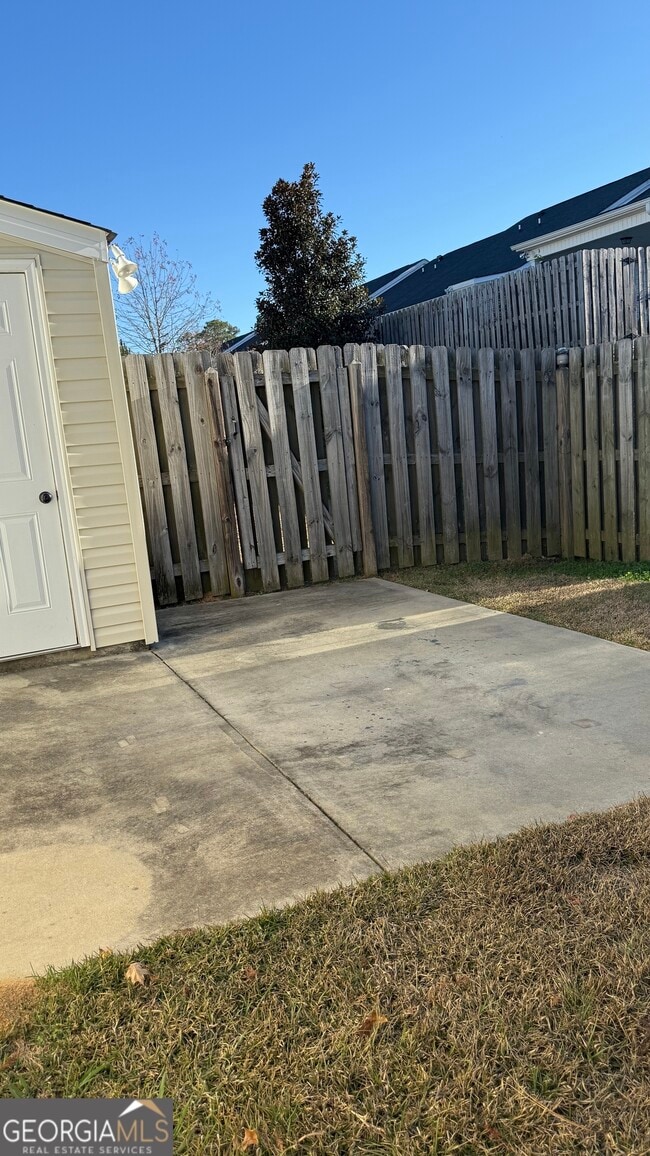 Building Photo - 233 Sunview Dr