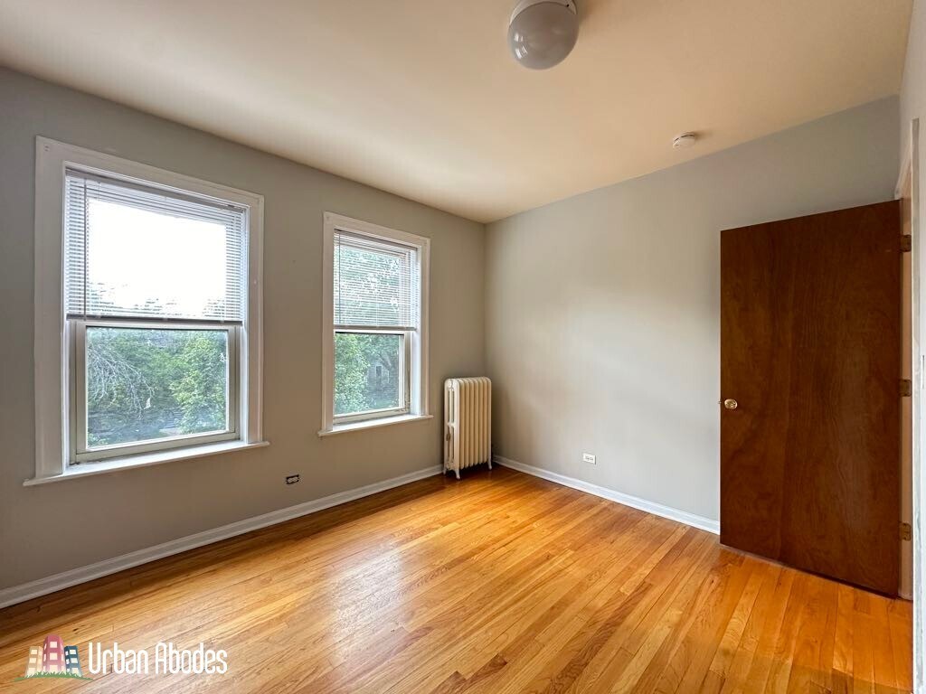 Building Photo - 4221 N Paulina St