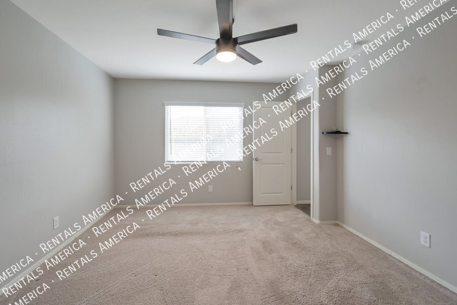 Building Photo - 495 W Geib Ave