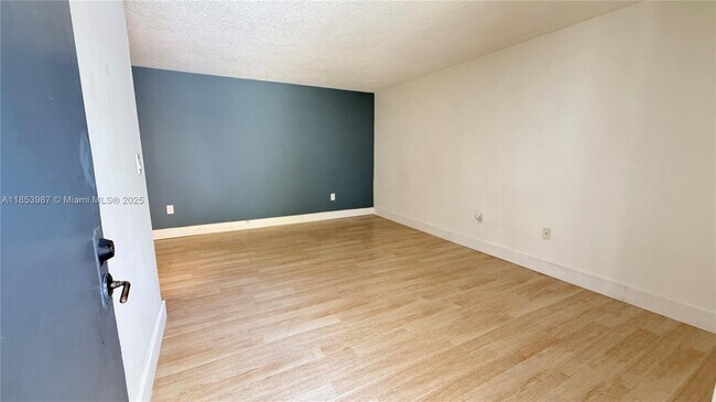 Building Photo - 2498 SW 17th Ave