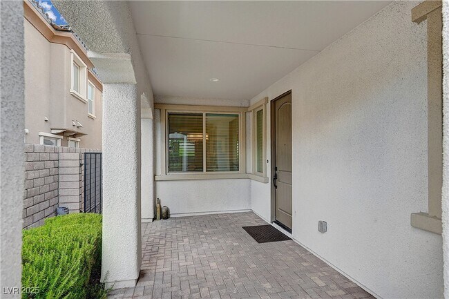 Building Photo - 339 Rezzo St