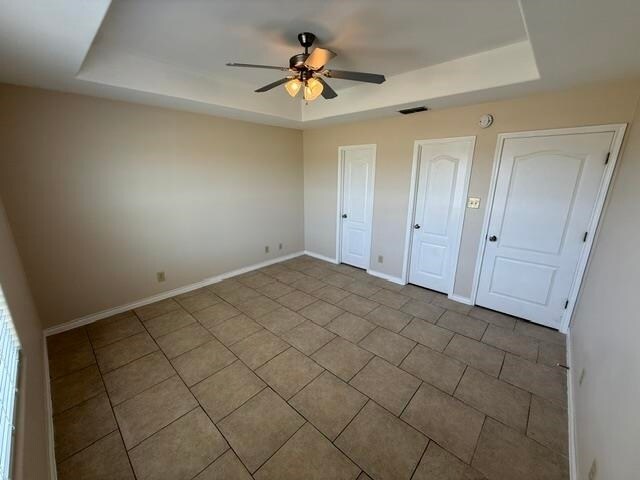 Building Photo - 2720 Camelot Dr