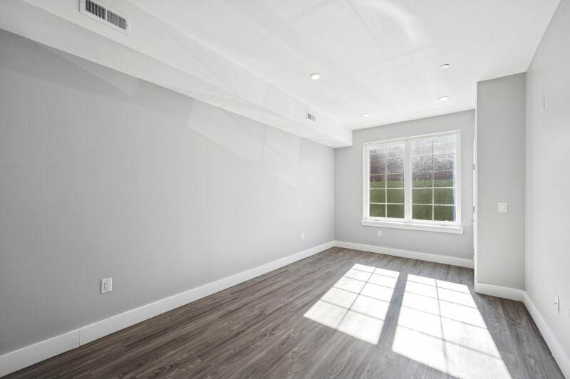 Building Photo - 707 W Cumberland St