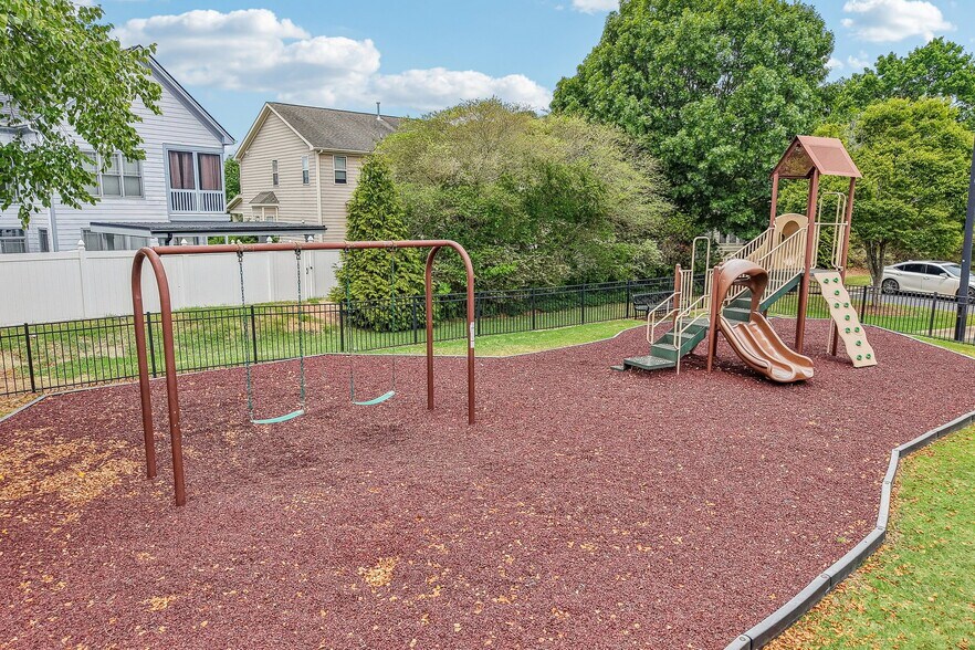Building Photo - 1025 Princeton View Ln