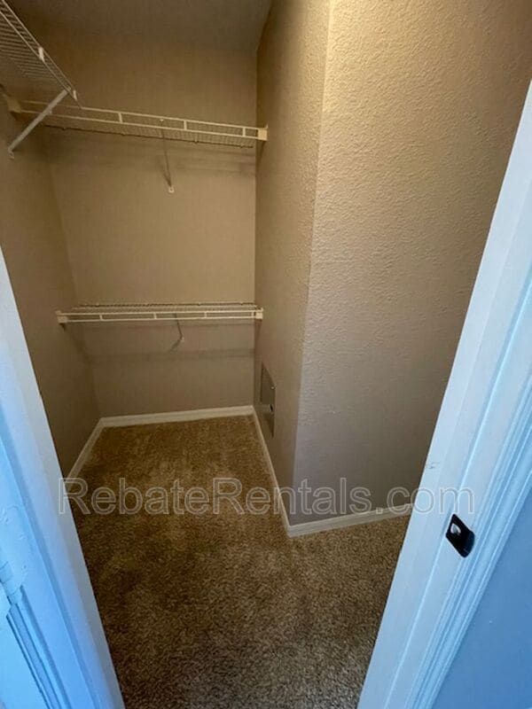 Building Photo - 7800 Point Meadows Dr