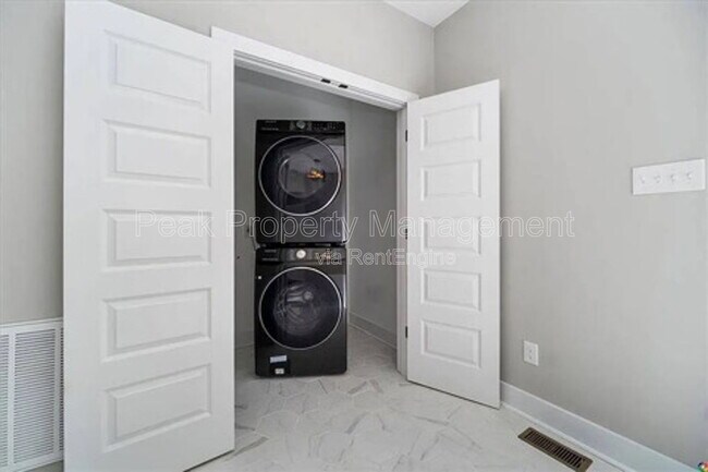 Building Photo - 1203 N 19th St