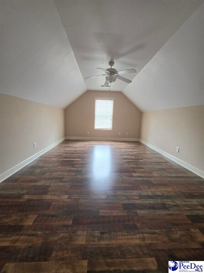 Building Photo - 995 Maggie Way