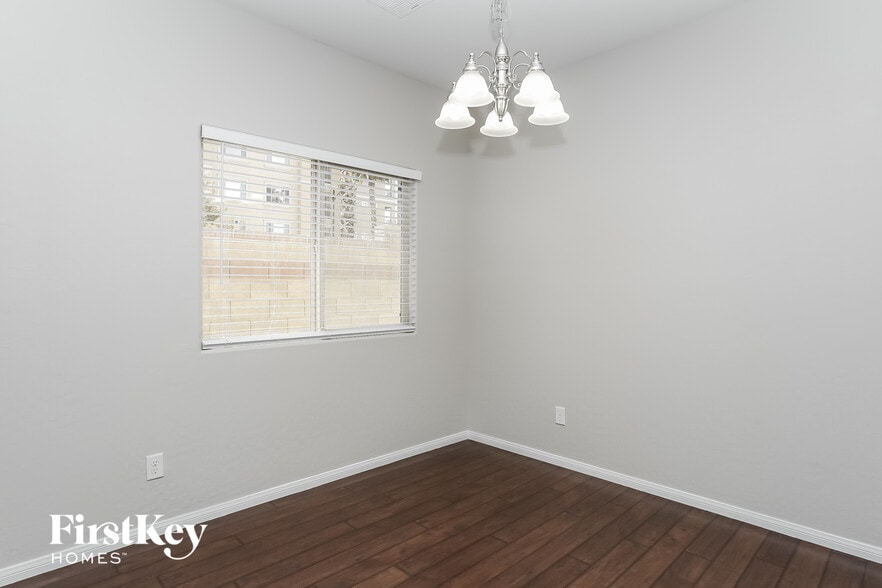 Building Photo - 7600 Scarlet Tapestry Ct
