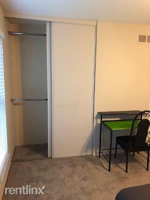 Building Photo - 4 br, 3 bath Condo - 2786 Roundtree Dr