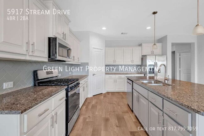 Building Photo - 5917 Stream Dr