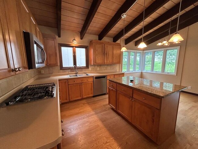Building Photo - $3,350 | 5 Bedroom, 2.5 Bathroom House | P...