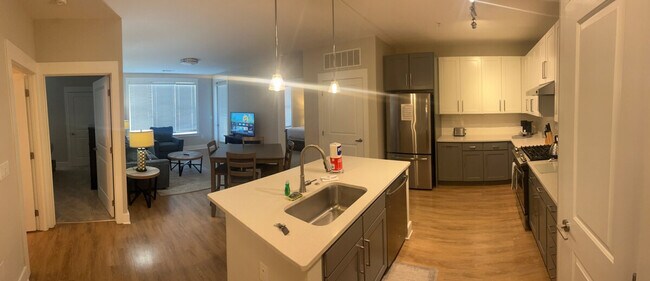 Building Photo - 5839 Ardrey Kell Rd