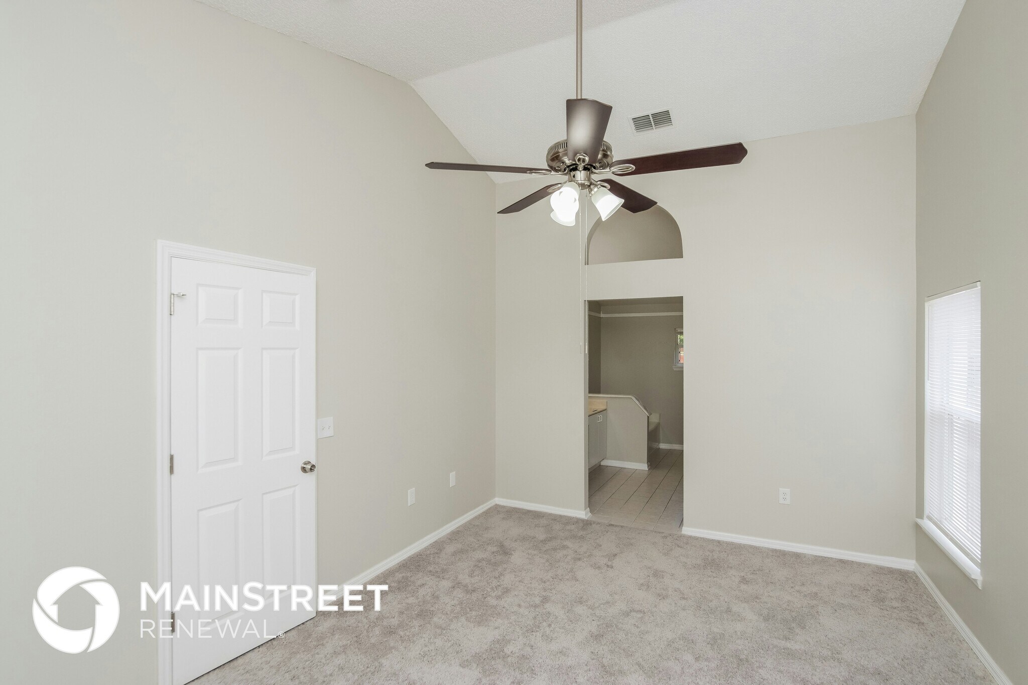 Building Photo - 2111 Buescher Hill St