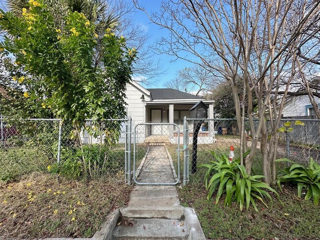 Building Photo - 1506 Willow St