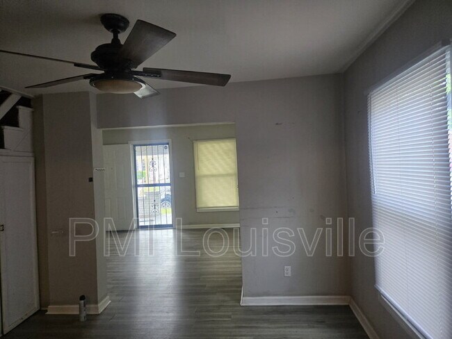 Building Photo - 4221 Sunset Ave