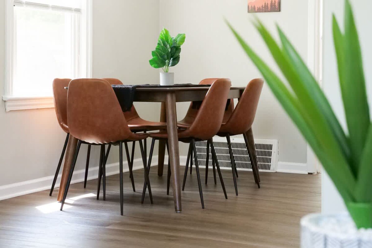 Building Photo - 3582 Silsby Rd