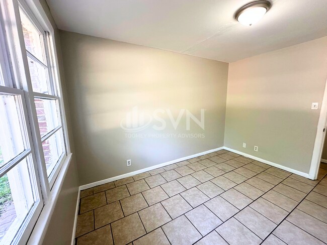 Building Photo - 1250 Druid Dr