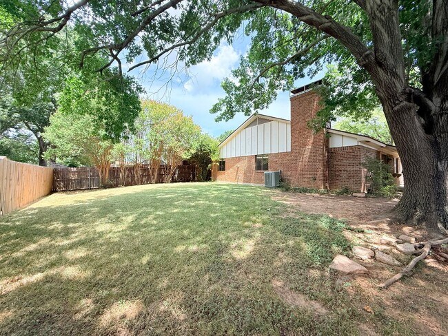 Building Photo - 3401 W Sage Ct