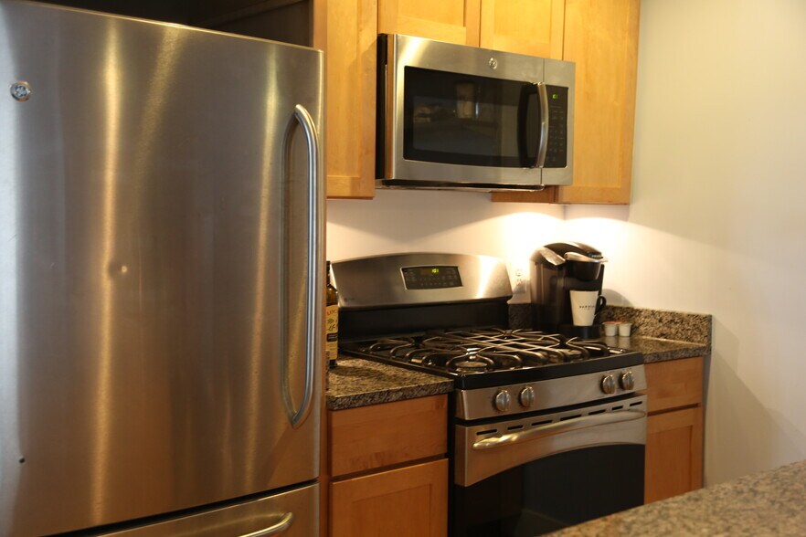 Building Photo - 1209 13th St NW