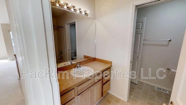 Building Photo - 5740 Sapphire Loop