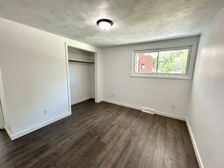 Building Photo - 1656 Beal Rd