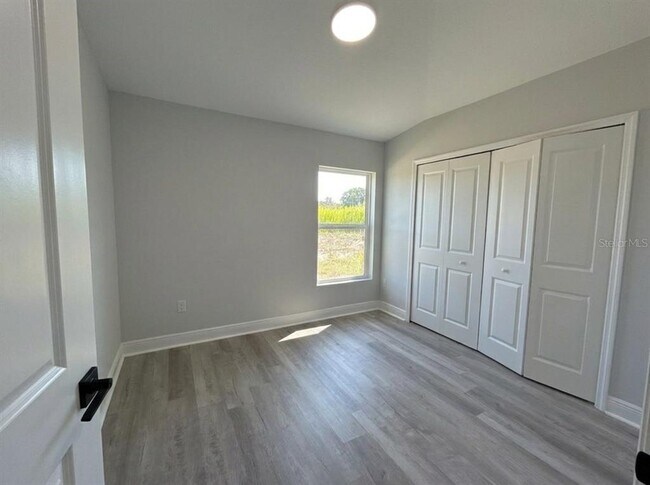 Building Photo - 223 Oak Ln Trk