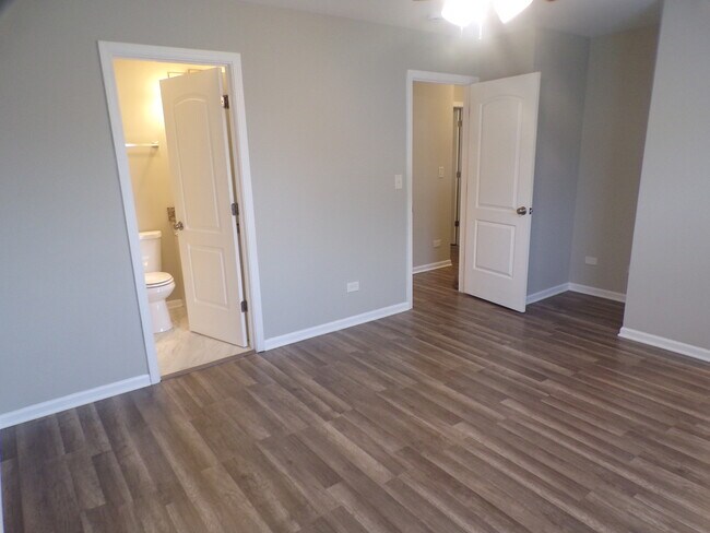 Building Photo - 558 Nantucket Way