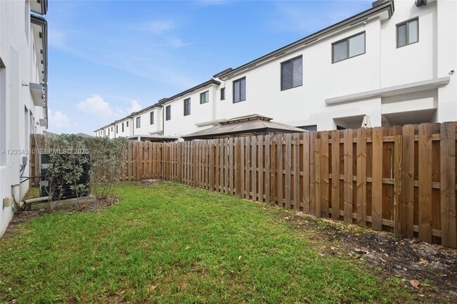 Building Photo - 13630 SW 158th Ave
