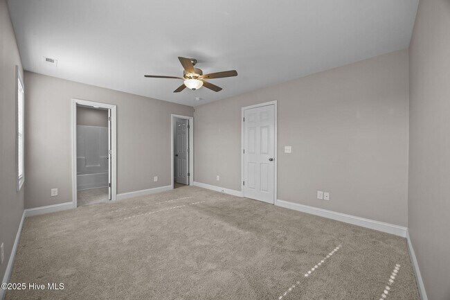 Building Photo - 201 Broadleaf Dr