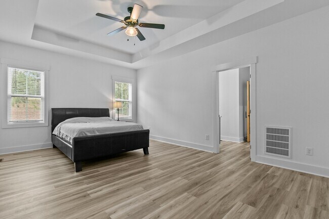 Building Photo - 14 Wisteria Way