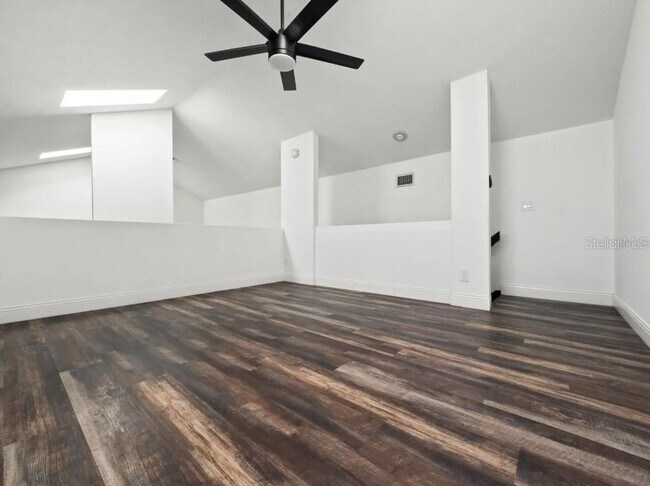 Building Photo - 2340 Sun Valley Cir