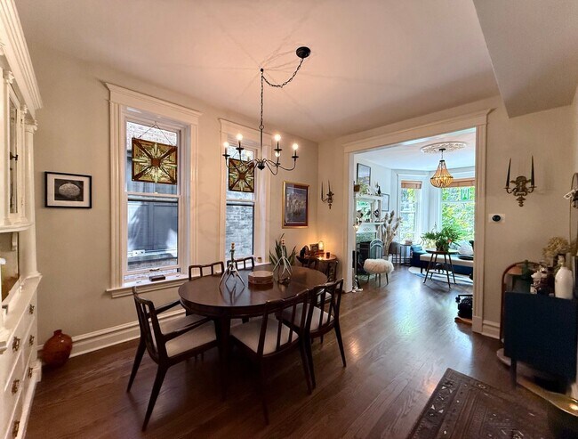 Building Photo - Fully Furnished 4-Bed, 2-Bath MAGNIFICENT ...