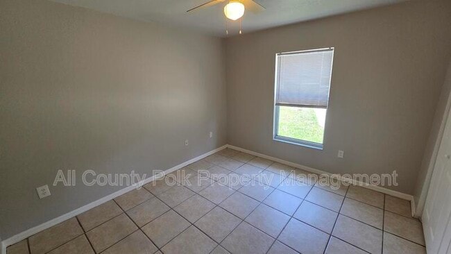 Building Photo - 1210 Fairway Dr