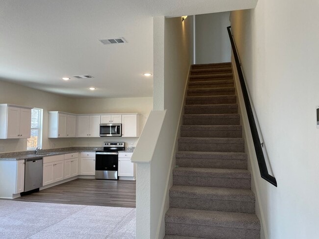 Building Photo - 3 Bed 3 Bath House for Lease in Princeton