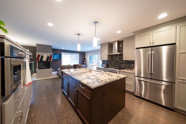 Building Photo - 9513 Briar Cir